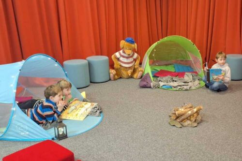 Mengeder Nacht der Lichter verzaubert Bibliothek