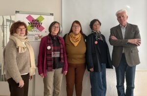 Gruppenbild von fünf Personen