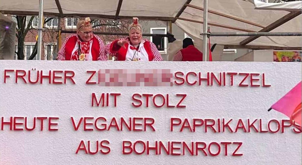 Karnevalswagen mit umstrittenem Motto