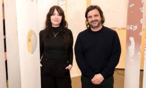 Zwei Personen im Bild