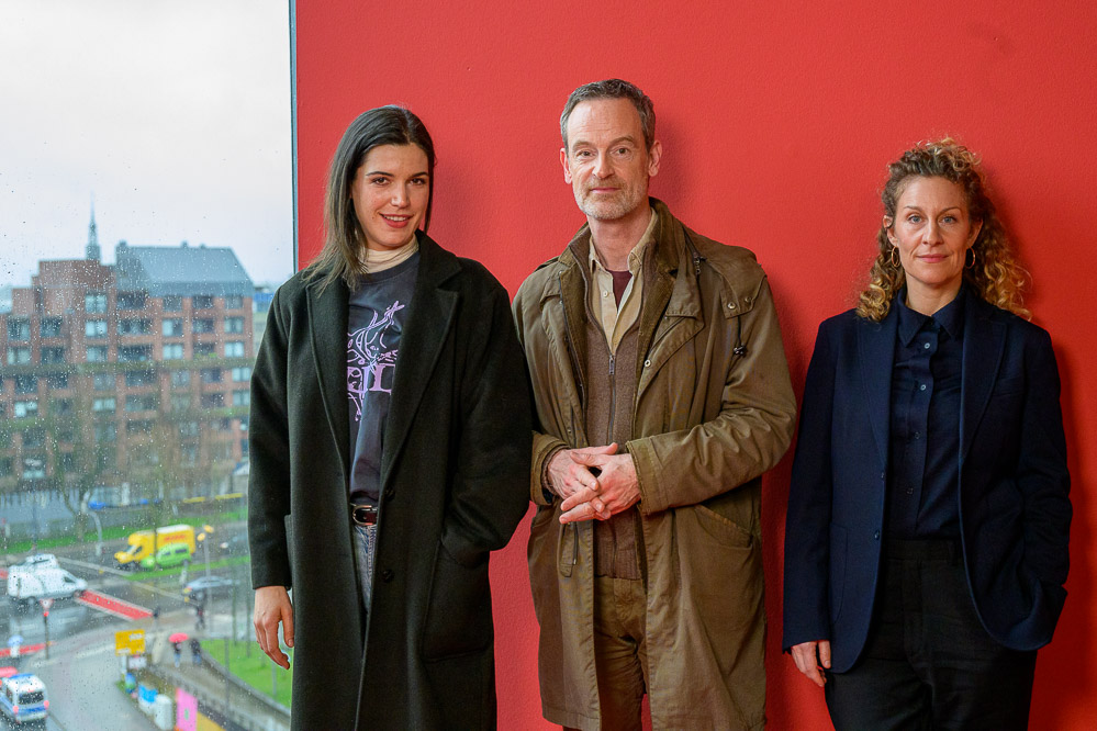 v.l. Sophia Mercedes Burtscher, Jörg Hartmann und Alessija Lause