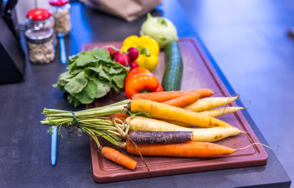 Gemüse auf dem Schneidebrett
