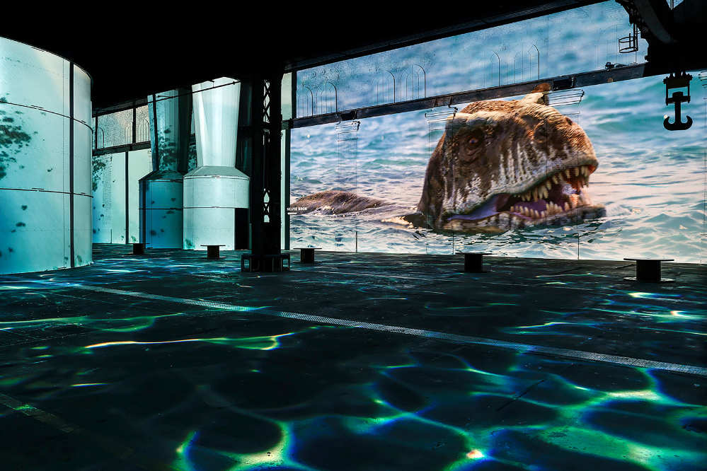 Große Bildinstallation mit Dinosaurier