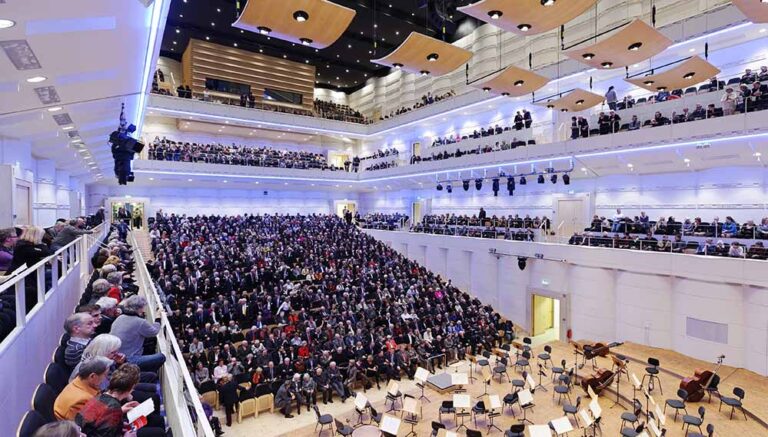 Blick in den Saal
