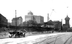 Blick auf das Kellerhochhaus in den 1930er Jahren