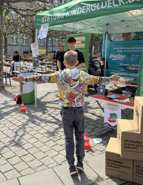DORTBUNT: ampelmann-Challenge der Stiftung Kinderglück auf dem Hansaplatz
