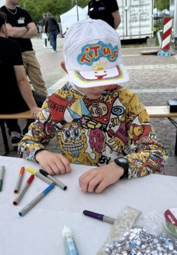 DORTBUNT: Kreativaktionen für Kinder rund um Rathaus und Stadtgarten