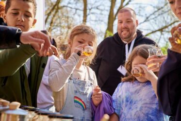 Wie schmeckt Dortmund - als Tee? IGA 2027 lädt zum Wildkräuter-Workshop ein