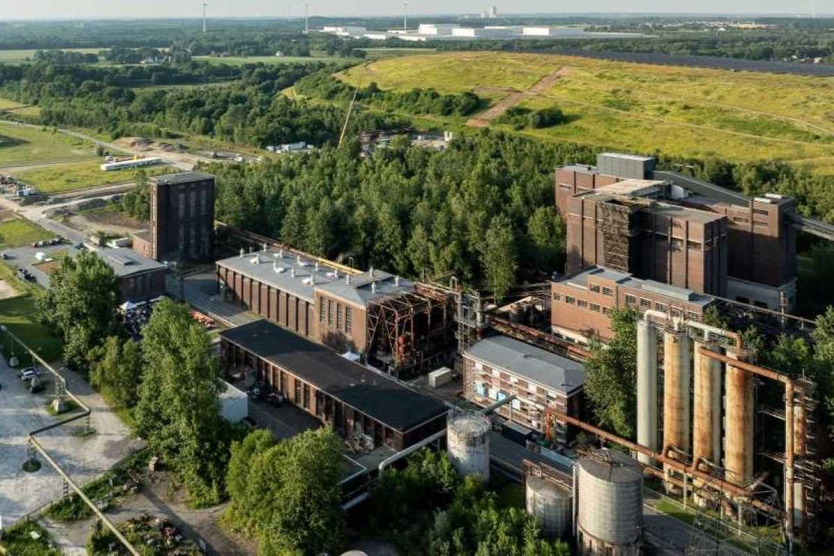 Blick auf das Gelände des Indrustiedenkmals