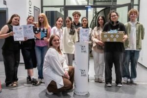 Gruppenbild mit Gewinner:innen