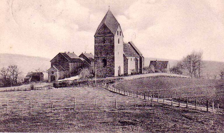 Alte Postkartenansicht der Kirche