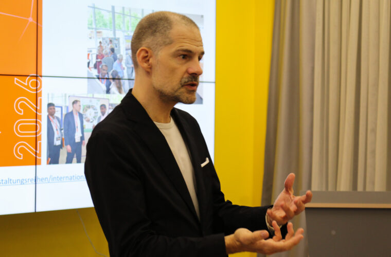 Prof. Dr. Christoph Schuck