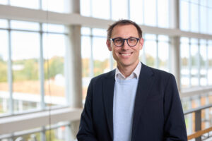 „Die Systemakkreditierung gibt uns die Freiheit zur Selbstgestaltung, nimmt uns aber gleichzeitig in die Pflicht“, betont Prof. Dr. Stephan Weyers, Prorektor für Lehre, Studium und Internationales an der FH Dortmund.