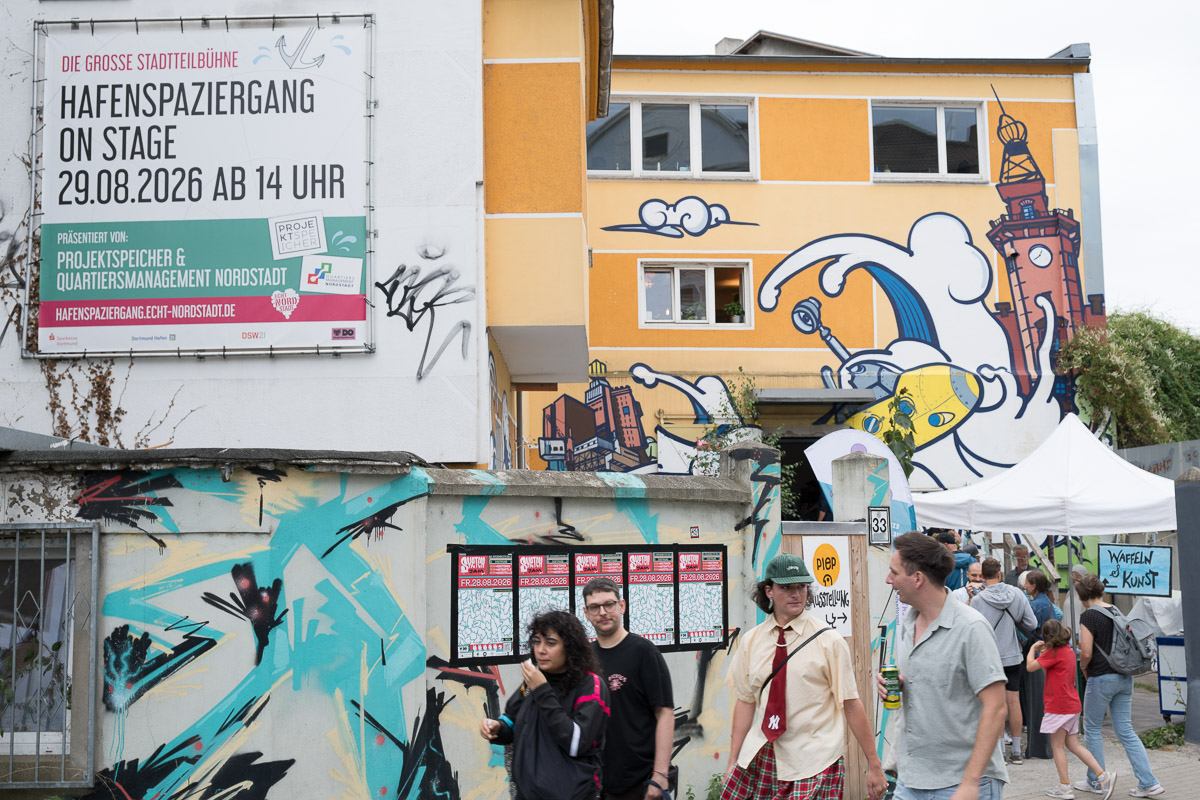 Bild zeigt Waffeln und Kunst beim Projektspeicher