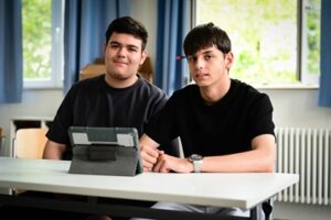 Armanto und Ensar von der Anne-Frank-Gesamtschule haben den digitalen Berufsberater getestet.