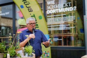 Hanspeter Faas, Sprecher der Geschäftsführung der IGA 2027 Ruhrgebiet, während der Eröffnung der Pop-Up-IGA in Dortmund.