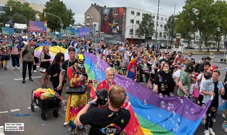 Bild von der CSD-Demo 2025.