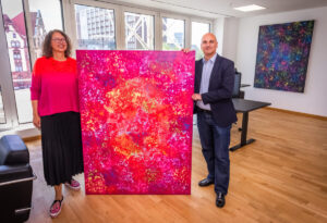 Kunstwerke von Sabine Oecking im Büro vom OB Alexander Kalouti