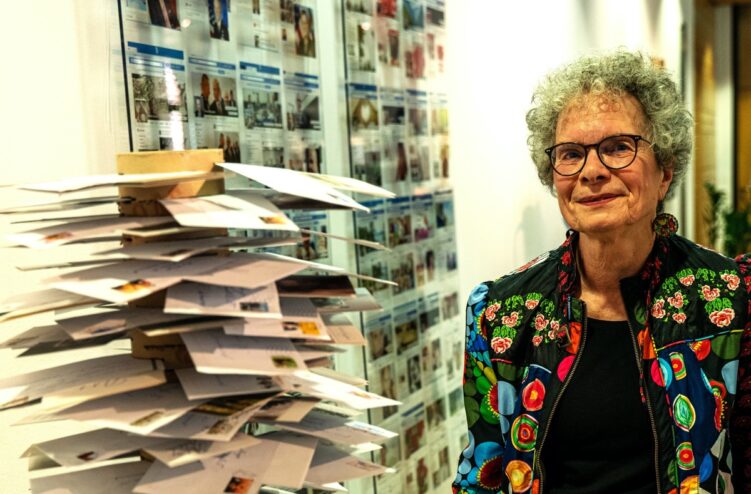 „Kopfkino“ in der Artothek: Rita-Maria Schwalgin zeigt, was Nachrichten auslösen