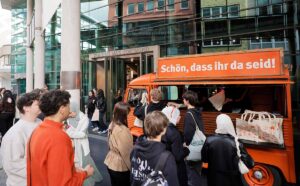 Bild vor dem Konzerthaus