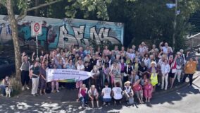 RuhrOma Treffen:100 Frauen aus 18 Städten setzen in Dortmund Zeichen gegen rechte Hetze