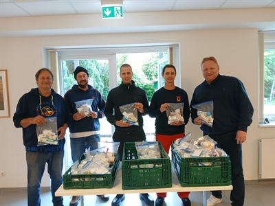 Feuerwehr Dortmund spendet 100 Hygiene-Sets für Bedürftige