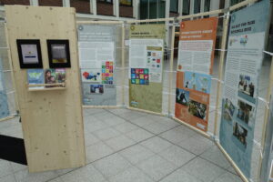 Zu sehen ist ein Ausschnitt der Ausstellung.