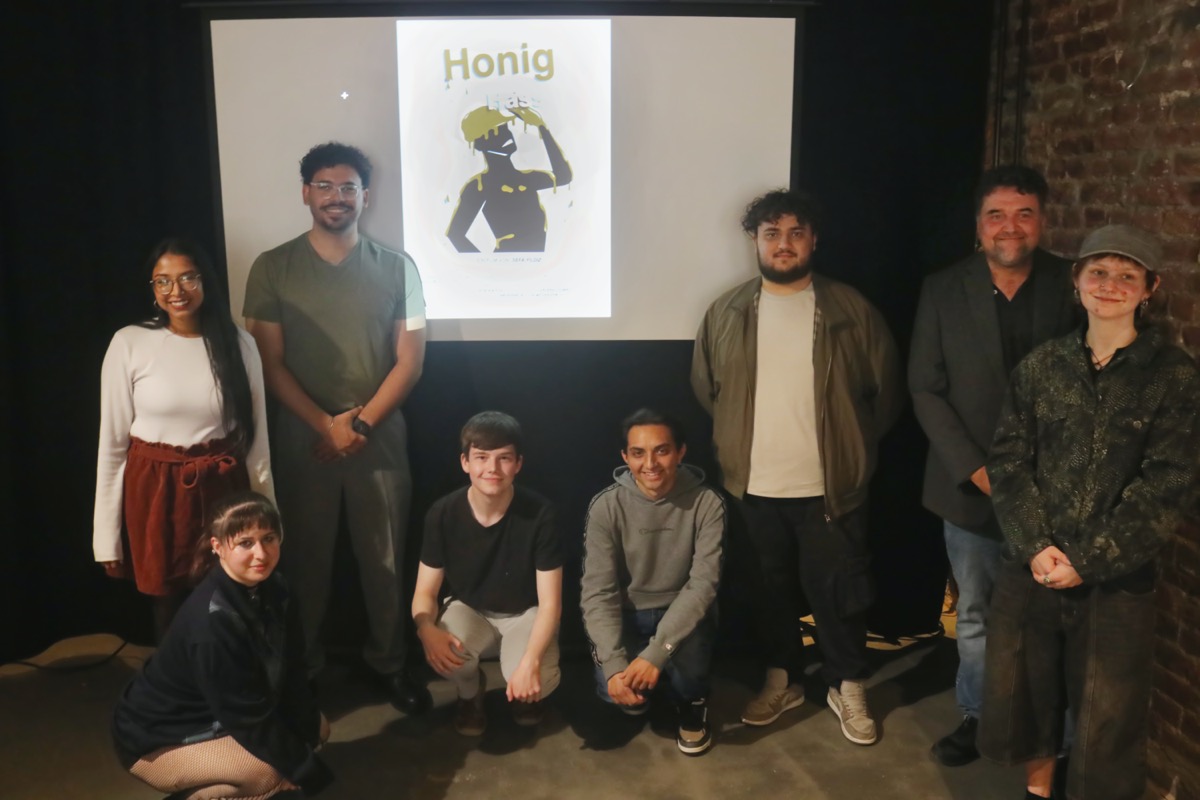 Gruppenbild mit 8 Personen