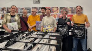 Gruppenbild von Initiatoren und Mitgliedern