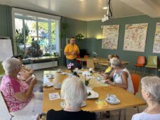 Bezirksbürgermeister Oliver Steins besucht den AWO Ortsverein Ewing