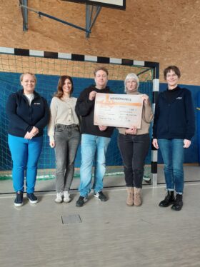 Siegfried Drupp Europagrundschule spendet fürKinder- und Jugendhospizdienst des „Hülshof – Das Malteser Hospiz- und Trauerzentrum“