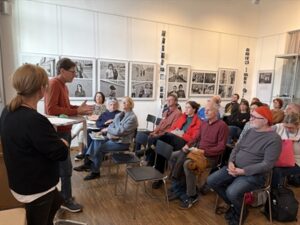 Bei der Kultursprechstunde im Hoesch-Museum informierten sich zahlreiche Interessierte über Möglichkeiten, sich ehrenamtlich im Kultursektor zu engagieren.