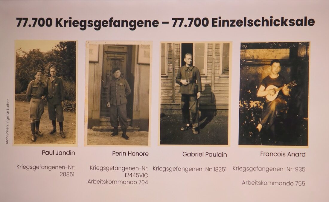 Bilder von Kriegsgefangenen auf einer Beamerleinwand
